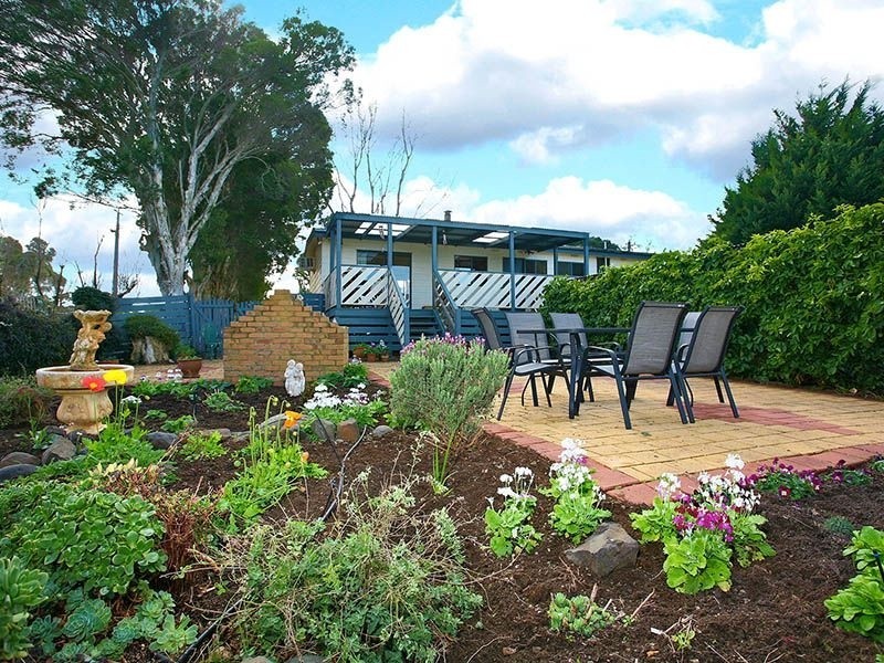 40 Pinehill Drive, Pakenham VIC 3810