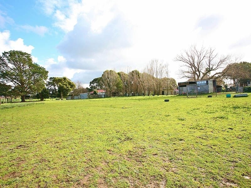 40 Pinehill Drive, Pakenham VIC 3810