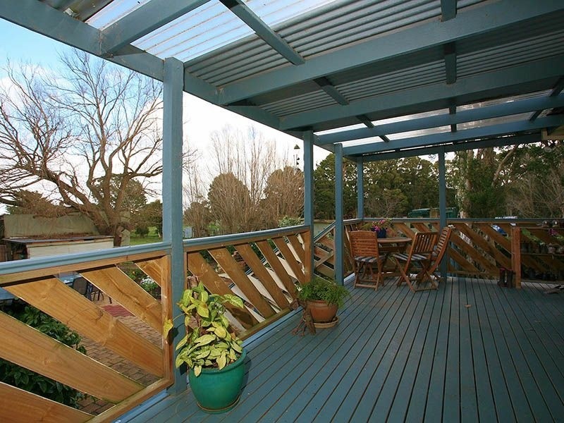 40 Pinehill Drive, Pakenham VIC 3810