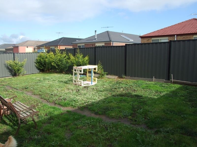 122 Windermere Boulevard, Pakenham VIC 3810