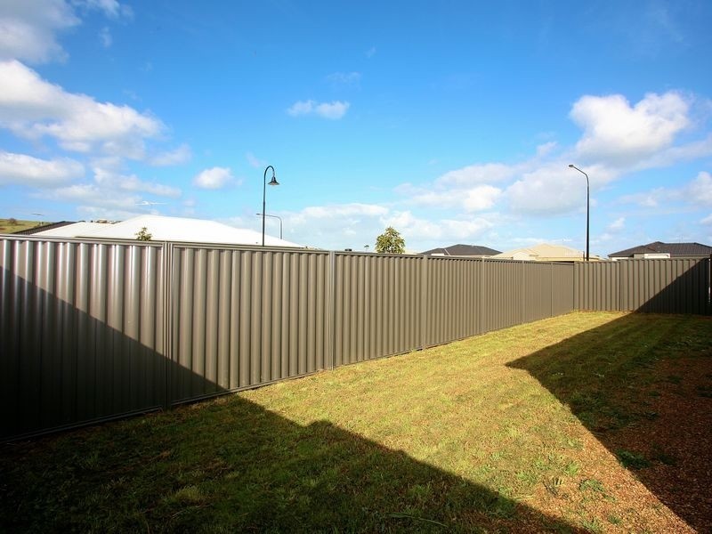 20 Orchard Valley Avenue, Pakenham VIC 3810