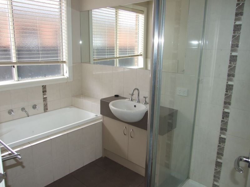 5 Como Chase, Pakenham VIC 3810