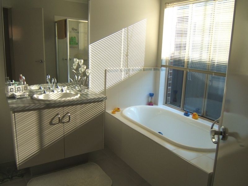 29 River Red Grove, Pakenham VIC 3810