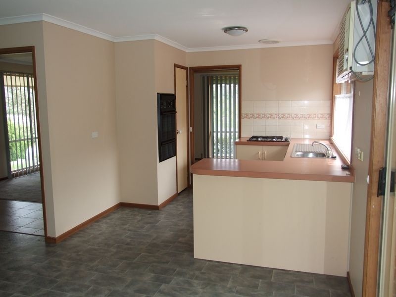 2 Nathan Court, Pakenham VIC 3810