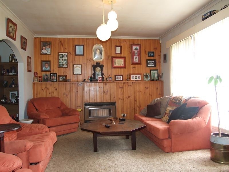 11 Deveney Street, Pakenham VIC 3810