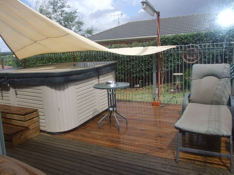 11 Deveney Street, Pakenham VIC 3810