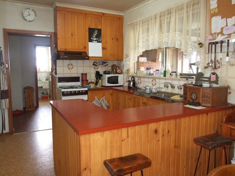 11 Deveney Street, Pakenham VIC 3810