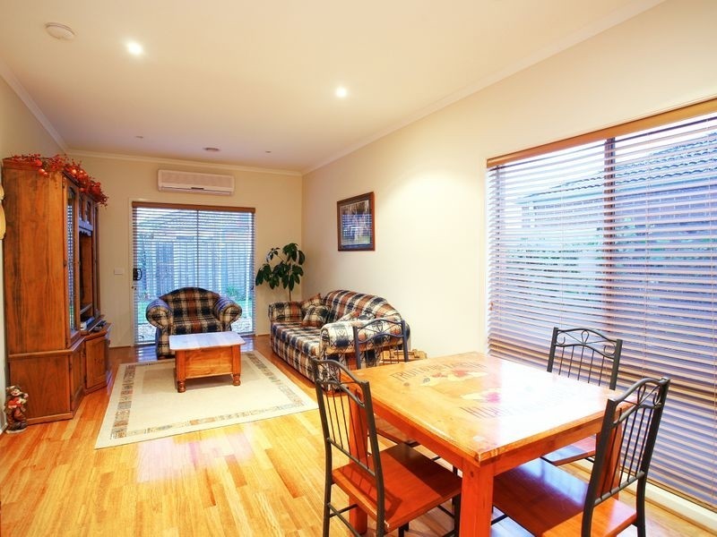 17 Honeysuckle Close, Pakenham VIC 3810