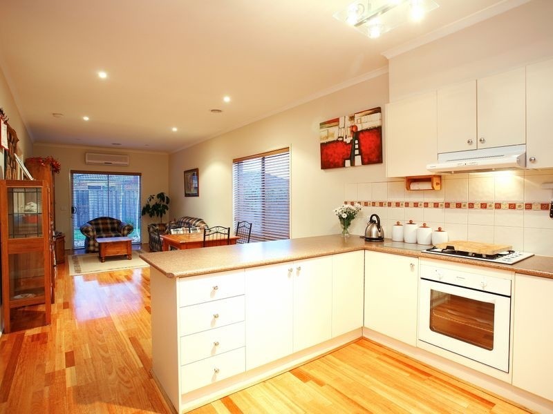 17 Honeysuckle Close, Pakenham VIC 3810