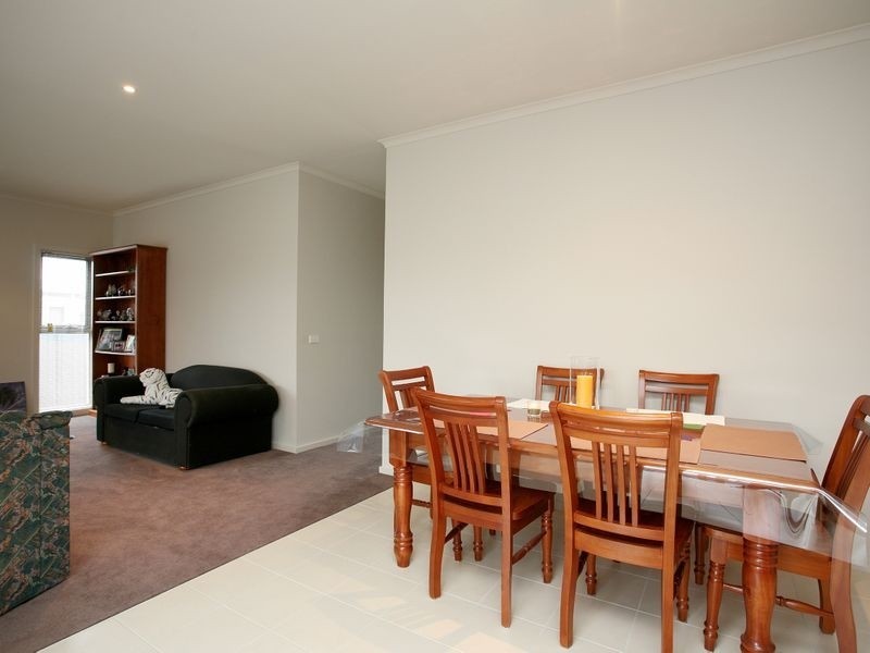 6 Dianella Close, Pakenham VIC 3810