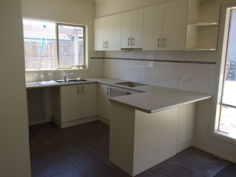 1/35 Princes Highway, Pakenham VIC 3810