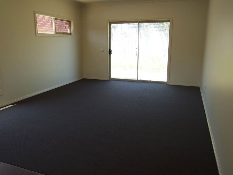 1/35 Princes Highway, Pakenham VIC 3810