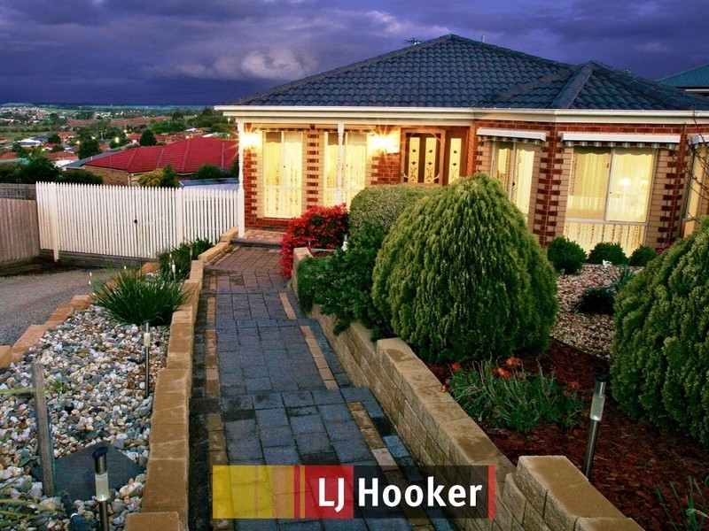 5 Fleming Terrace, Pakenham VIC 3810