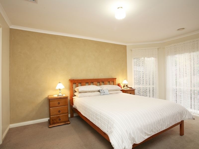 5 Fleming Terrace, Pakenham VIC 3810