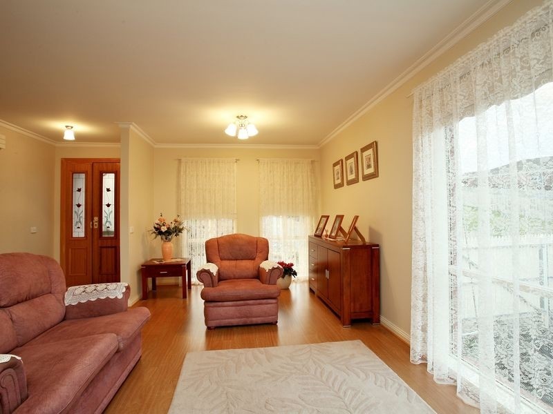 5 Fleming Terrace, Pakenham VIC 3810