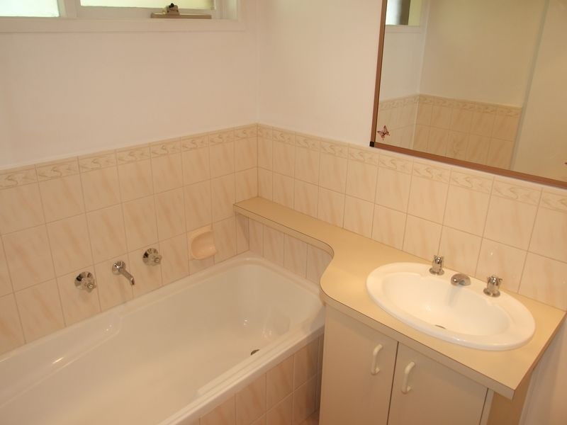 2 Osborn Grove, Pakenham VIC 3810