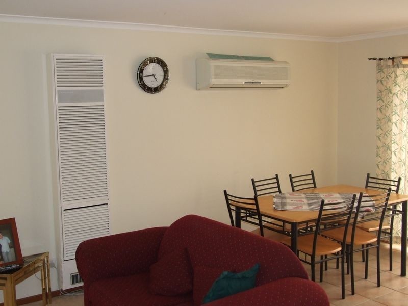 19 Dunbarton Drive, Pakenham VIC 3810