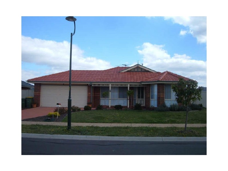 28 Hartland Circuit, Pakenham VIC 3810