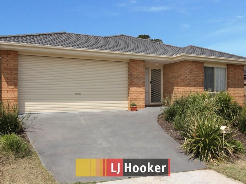 15 Tyrone Avenue, Pakenham VIC 3810