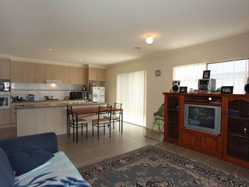 15 Tyrone Avenue, Pakenham VIC 3810