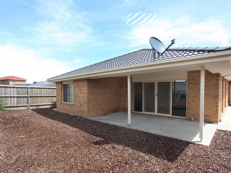 15 Tyrone Avenue, Pakenham VIC 3810