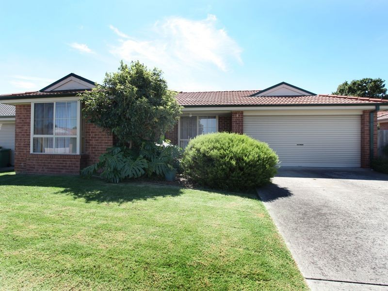 4 Naples Way, Pakenham VIC 3810