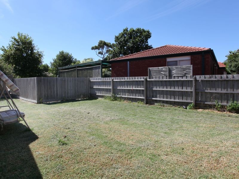 4 Naples Way, Pakenham VIC 3810