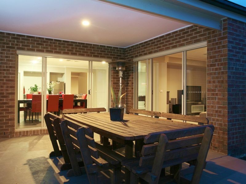 54 Everly Circuit, Pakenham VIC 3810