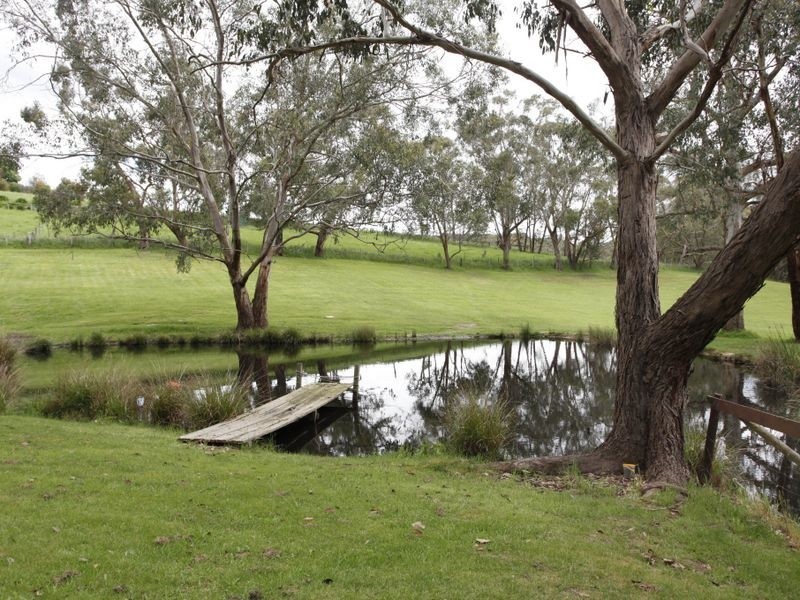 835 Gembrook Road, Pakenham Upper VIC 3810