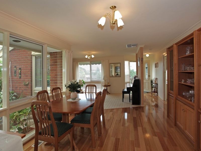 11 Dundee Court, Pakenham VIC 3810