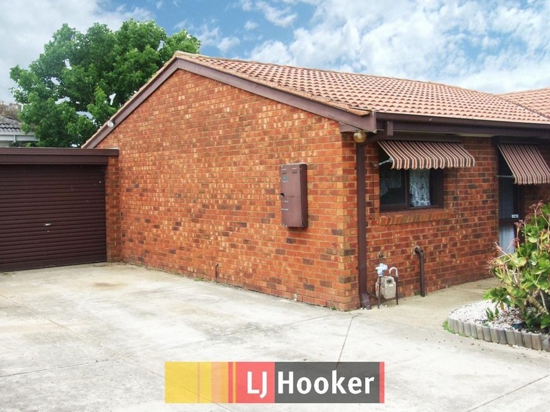 2/18 Rogers Street, Pakenham VIC 3810