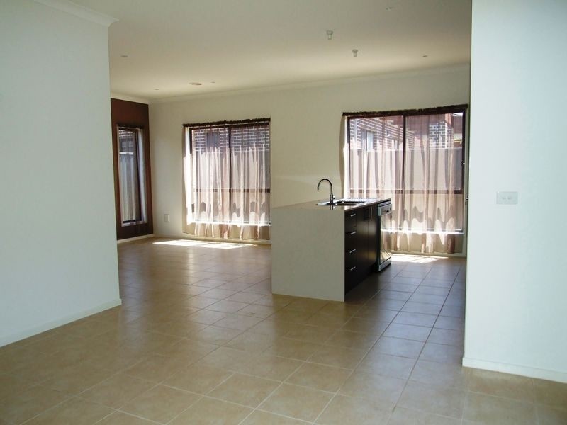 12 Sarton Link, Pakenham VIC 3810