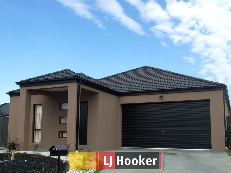 7 Downing Square, Pakenham VIC 3810