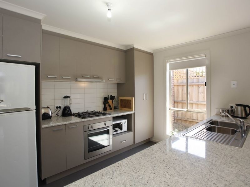 52 Sandalwood Drive, Pakenham VIC 3810