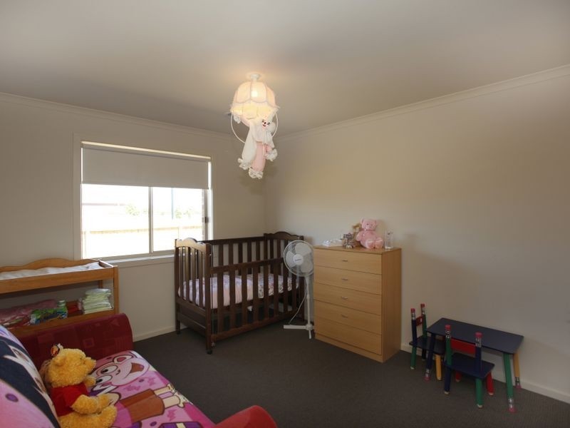 52 Sandalwood Drive, Pakenham VIC 3810