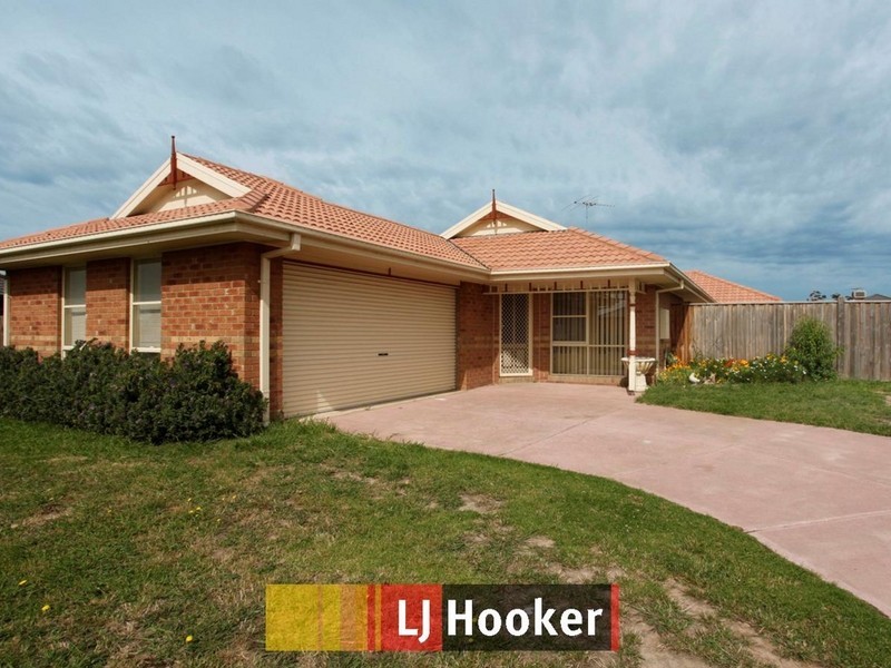 10 Gilmore Street, Pakenham VIC 3810