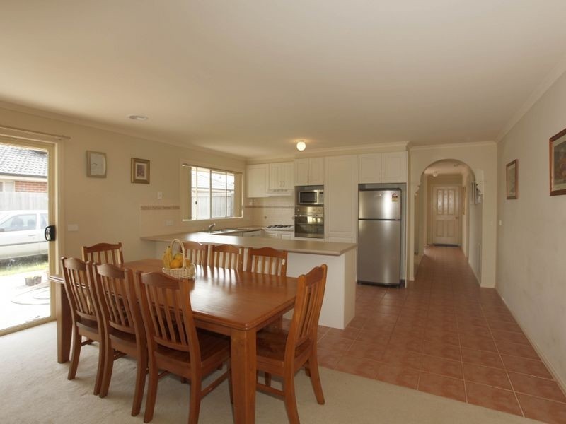 10 Gilmore Street, Pakenham VIC 3810