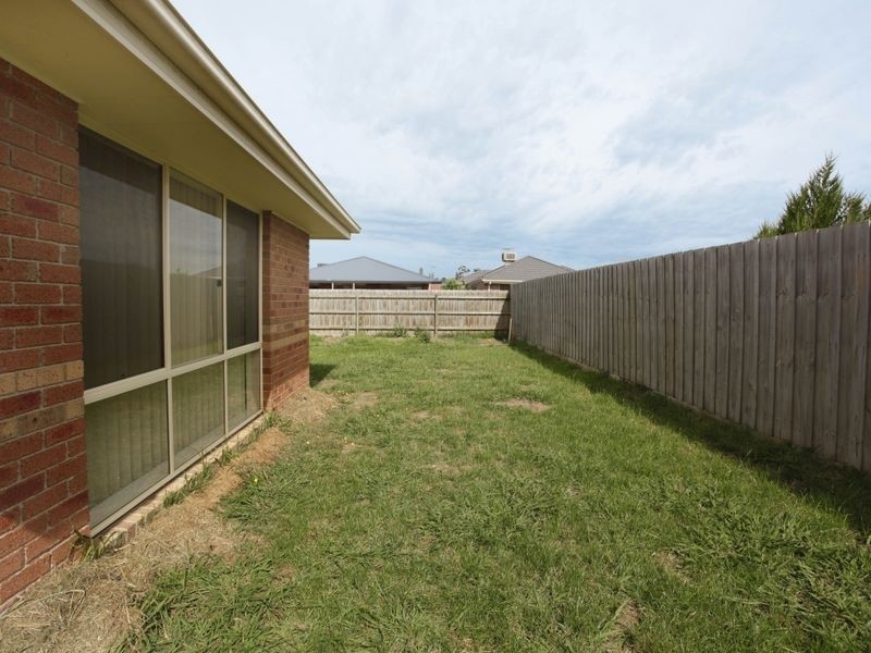 10 Gilmore Street, Pakenham VIC 3810