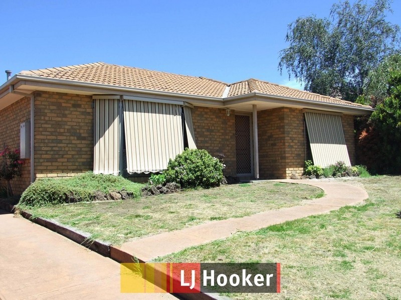 2 Dobson Court, Pakenham VIC 3810