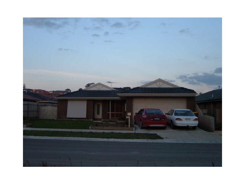 84 Manna Gum Drive, Pakenham VIC 3810