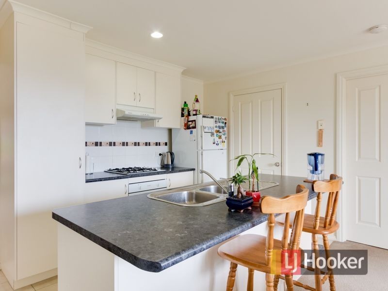 3/11 Renlik Court, Pakenham VIC 3810