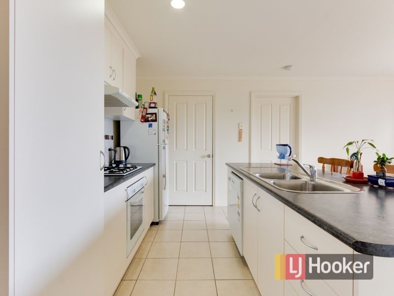 3/11 Renlik Court, Pakenham VIC 3810