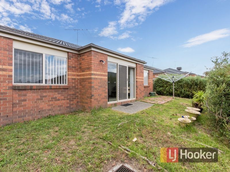3/11 Renlik Court, Pakenham VIC 3810
