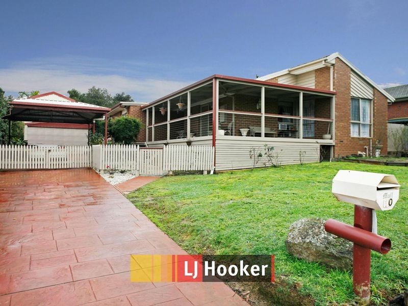 10 Paramount Way, Pakenham VIC 3810