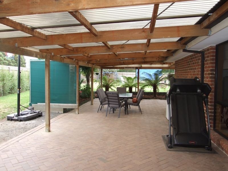 40 Barrington Drive, Pakenham VIC 3810