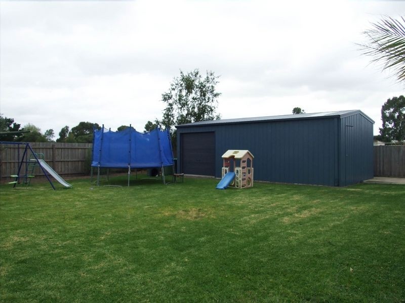 40 Barrington Drive, Pakenham VIC 3810