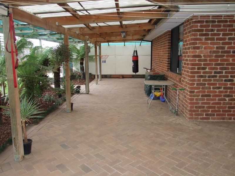 40 Barrington Drive, Pakenham VIC 3810