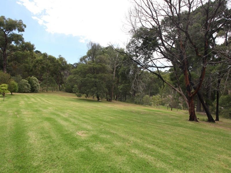 30 Reynolds Road, Pakenham Upper VIC 3810