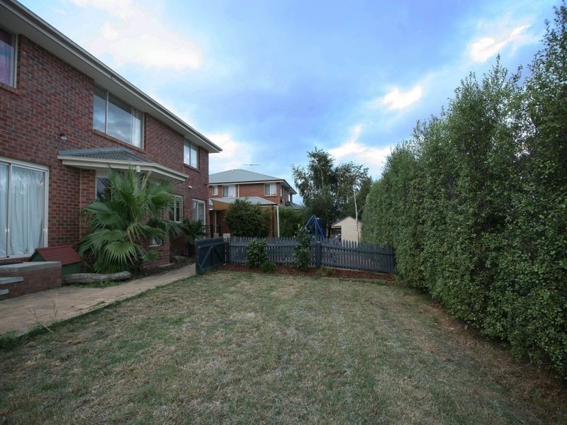 5 Eddie Barron Terrace, Pakenham VIC 3810