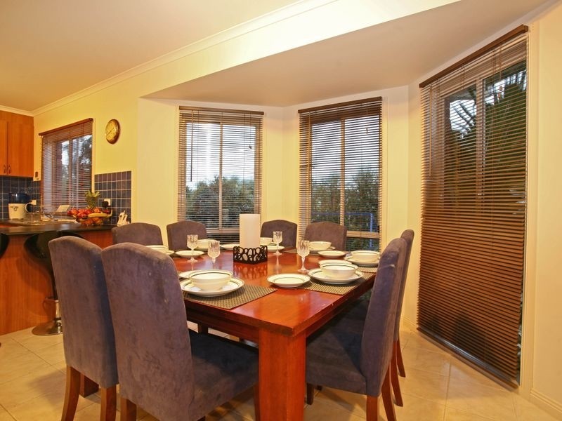 5 Eddie Barron Terrace, Pakenham VIC 3810